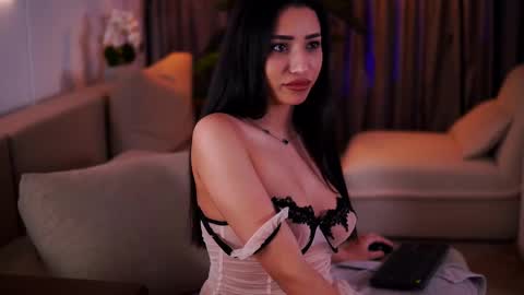 Gina online show from 03/12/25, 10:39