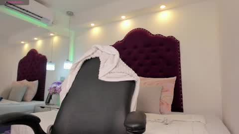 Ginebra Ness online show from 10/02/25, 01:18