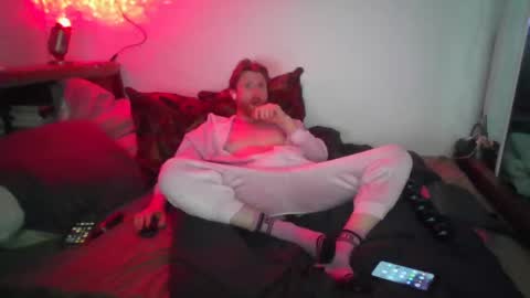 Snapshot of ginger_binj chatting on 09/20/25, 12:17 ginger_binj online show from 09/20/25, 12:17