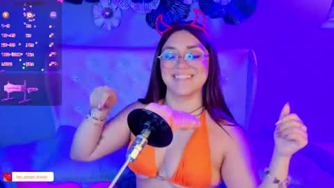 Snapshot of ginger_honeyy chatting on 07/28/26, 03:08 Chloe online show from 07/28/26, 03:08