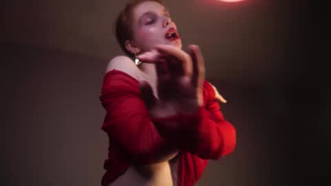        im expecting 350 thumbs up on my altar   online show from 02/14/25, 01:13