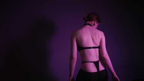        im expecting 350 thumbs up on my altar   online show from 02/19/25, 04:23