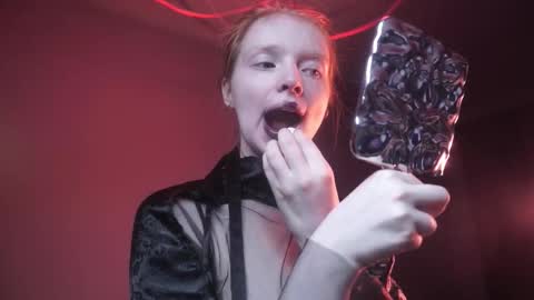        im expecting 350 thumbs up on my altar   online show from 10/02/25, 10:06