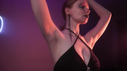        im expecting 350 thumbs up on my altar   online show from 10/12/25, 10:42