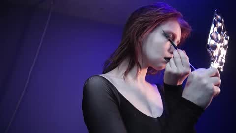        im expecting 350 thumbs up on my altar   online show from 03/15/26, 10:05