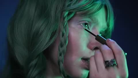        im expecting 350 thumbs up on my altar   online show from 03/28/26, 10:09