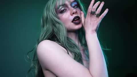        im expecting 350 thumbs up on my altar   online show from 04/02/26, 10:07