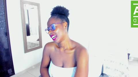 Snapshot of ginger_smil chatting on 06/11/26, 12:47 Diana online show from 06/11/26, 12:47