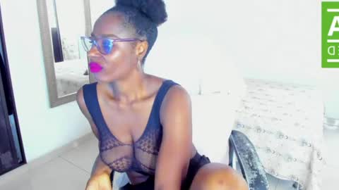 Snapshot of ginger_smil chatting on 06/12/26, 12:37 Diana online show from 06/12/26, 12:37