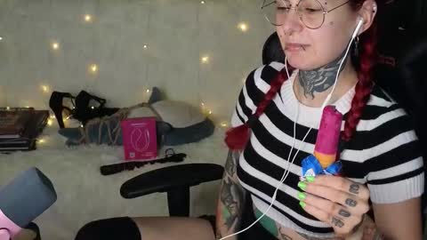 Snapshot of ginger_stay chatting on 10/02/25, 11:01 Ginger online show from 10/02/25, 11:01