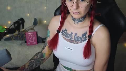 Snapshot of ginger_stay chatting on 10/15/25, 09:48 Ginger online show from 10/15/25, 09:48