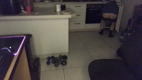 Snapshot of gingerboy_69 chatting on 09/26/25, 02:48 Jay online show from 09/26/25, 02:48