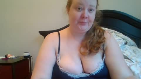 Snapshot of gingersnapssxx chatting on 07/22/26, 10:45 gingersnapssxx online show from 07/22/26, 10:45