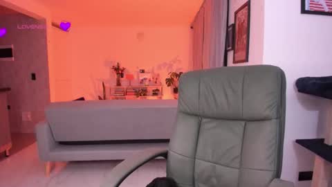 Snapshot of ginnaaaa_ chatting on 04/28/26, 11:32 Ginnaa online show from 04/28/26, 11:32