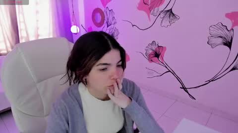 Snapshot of ginnywett chatting on 04/12/26, 01:05 Kendall online show from 04/12/26, 01:05