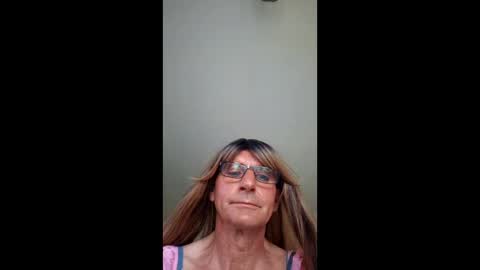 Snapshot of gino070 chatting on 06/01/26, 06:53 gino070 online show from 06/01/26, 06:53