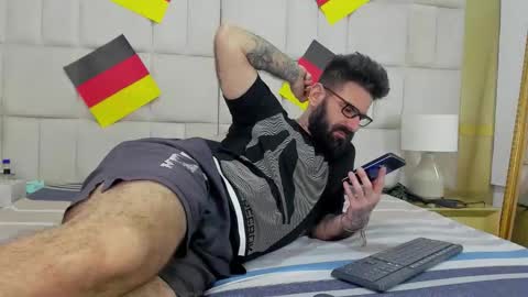 gio_lorenz online show from 10/01/25, 01:17