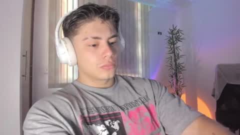 Snapshot of gio_russo chatting on 07/10/26, 03:25 GioRusso online show from 07/10/26, 03:25
