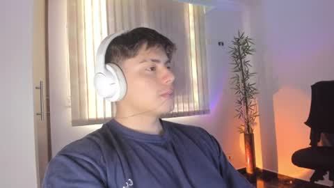 Snapshot of gio_russo chatting on 07/15/26, 06:24 GioRusso online show from 07/15/26, 06:24