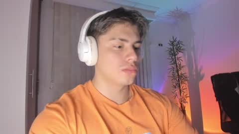 Snapshot of gio_russo chatting on 07/18/26, 02:27 GioRusso online show from 07/18/26, 02:27