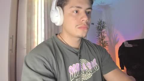 Snapshot of gio_russo chatting on 07/28/26, 03:32 GioRusso online show from 07/28/26, 03:32