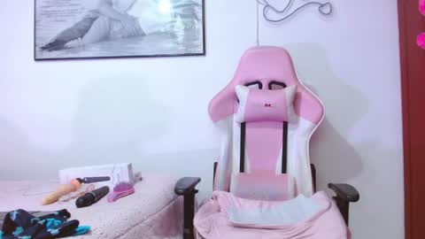 giorgina_montiere online show from 06/05/26, 01:56