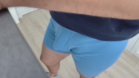giovaa23 online show from 04/24/26, 11:45