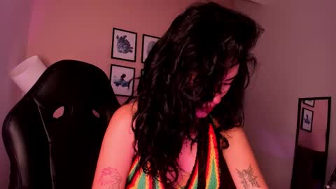 Giovanna  online show from 11/10/25, 10:14