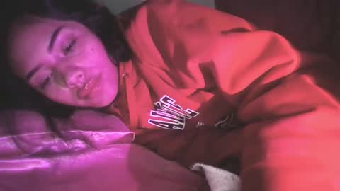 Snapshot of giovanna_oliveria chatting on 01/05/26, 10:13 giovanna_oliveria online show from 01/05/26, 10:13