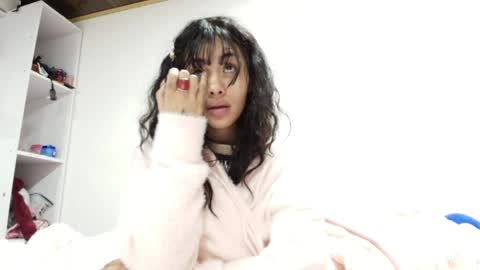 Snapshot of giovanna_oliveria chatting on 04/17/26, 07:00 giovanna_oliveria online show from 04/17/26, 07:00