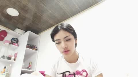Snapshot of giovanna_oliveria chatting on 04/27/26, 10:30 giovanna_oliveria online show from 04/27/26, 10:30
