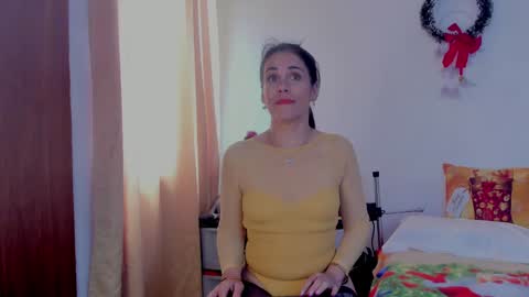 Snapshot of girasol_walton chatting on 12/12/24, 03:59 Girasol Walton online show from 12/12/24, 03:59