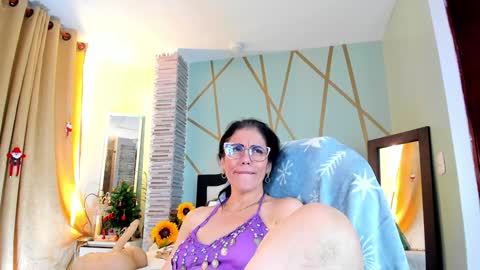 Snapshot of girasol_walton chatting on 12/26/24, 08:11 Girasol Walton online show from 12/26/24, 08:11