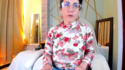 Snapshot of girasol_walton chatting on 01/15/25, 07:01 Girasol Walton online show from 01/15/25, 07:01