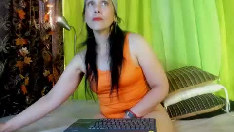 Snapshot of girasol_walton chatting on 07/14/26, 01:39 Girasol Walton online show from 07/14/26, 01:39