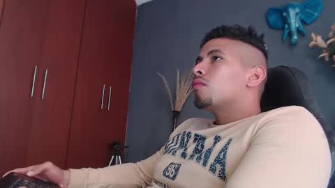 piggy boy online show from 12/29/24, 03:57