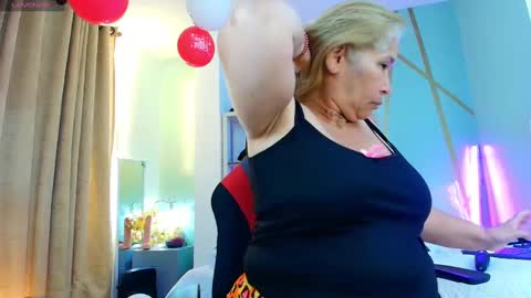 Girl Amada online show from 09/19/25, 03:52