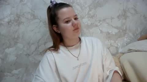 girl_cute07 online show from 04/14/26, 03:01