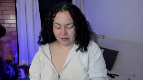 girl_inline online show from 11/21/25, 11:36