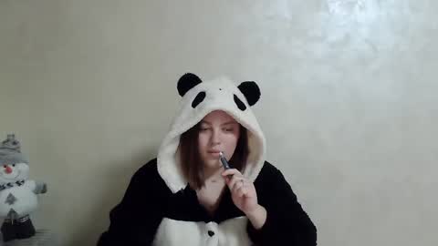 Snapshot of girl_leya chatting on 12/03/24, 11:13 girl_leya online show from 12/03/24, 11:13