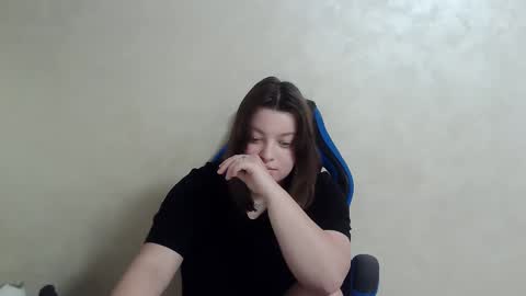 Snapshot of girl_leya chatting on 12/31/24, 05:55 girl_leya online show from 12/31/24, 05:55