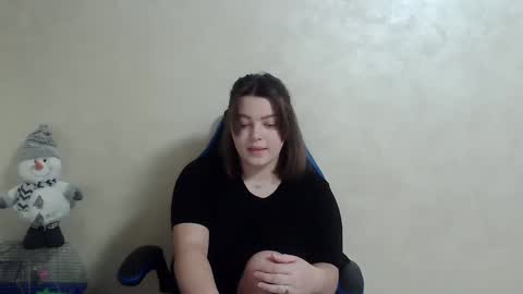 Snapshot of girl_leya chatting on 01/06/25, 10:37 girl_leya online show from 01/06/25, 10:37