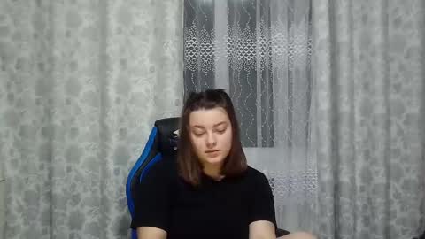 Snapshot of girl_leya chatting on 01/31/25, 10:10 girl_leya online show from 01/31/25, 10:10