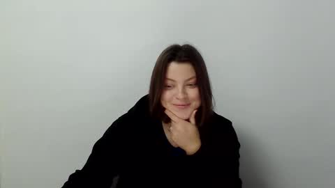 Snapshot of girl_leya chatting on 11/27/25, 08:22 girl_leya online show from 11/27/25, 08:22