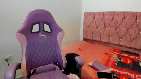 Snapshot of girl_princess18 chatting on 04/28/26, 09:20 girl_princess18 online show from 04/28/26, 09:20