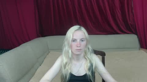 Snapshot of girl_summer97 chatting on 05/23/26, 01:15 Katia online show from 05/23/26, 01:15