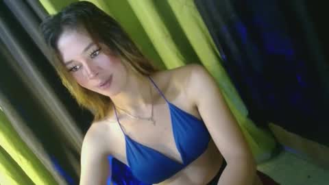 Snapshot of girlcock_8 chatting on 02/04/25, 10:21 highskoolfucker online show from 02/04/25, 10:21