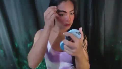 queen ronna online show from 01/08/25, 04:34