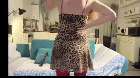 Girlfriend online show from 11/16/25, 03:28