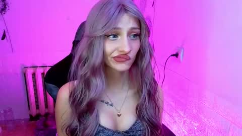 Snapshot of girlfriend_night chatting on 02/24/26, 02:09 Seniya online show from 02/24/26, 02:09